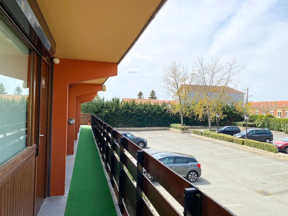 Kyriad Direct Roanne Hotel&Restaurant Exterior foto